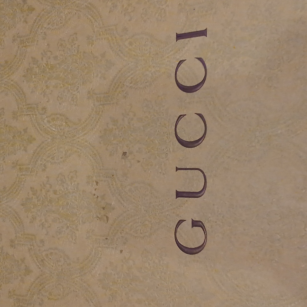 Gucci box